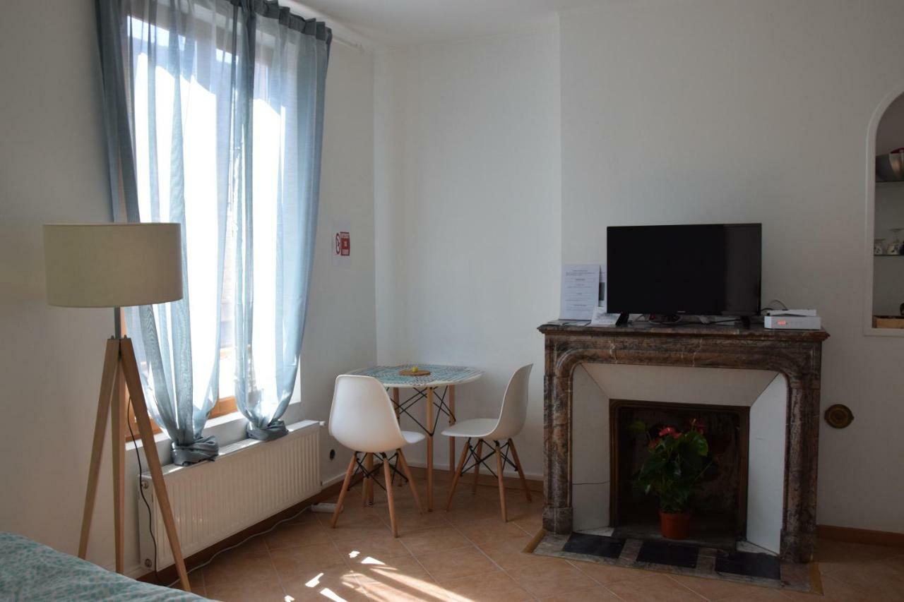 Joli Studio Plein Centre De Milly La Foret מראה חיצוני תמונה